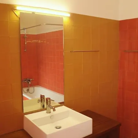 9:36 - Bed & Breakfast Porto